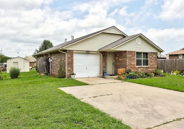 Homes for sale in Shawnee, OK | 308 Traditional Way Ct, Shawnee, OK 74804 | MLS# 1236061