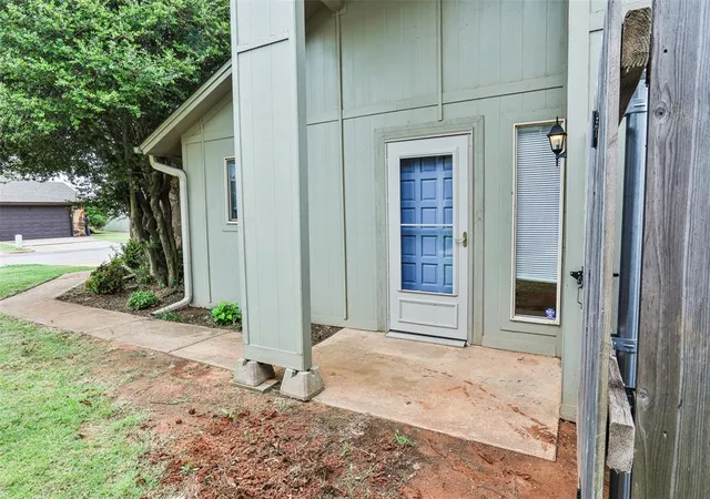 2nd image of 10119 Shadowridge Dr, Oklahoma City, OK 73159 | MLS# 1236090