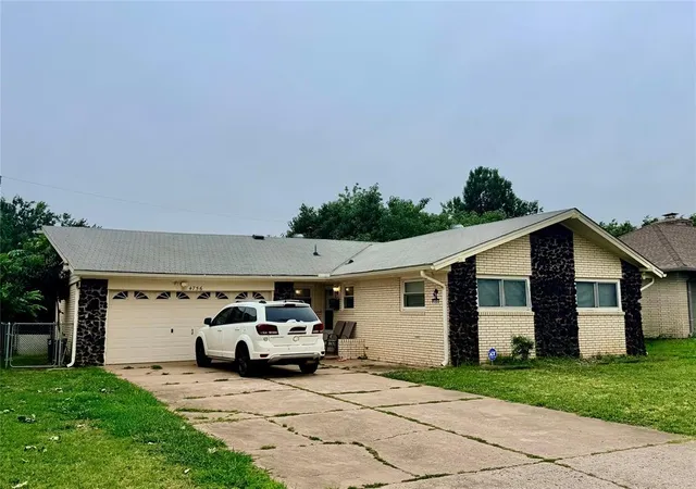 Homes for sale in Del City, OK | 4756 Princess Ln, Del City, OK 73115 | MLS# 1236098