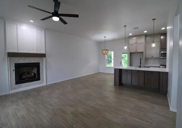 3rd image of 130 Mountain Laurel Wy, Noble, OK 73068 | MLS# 1236110