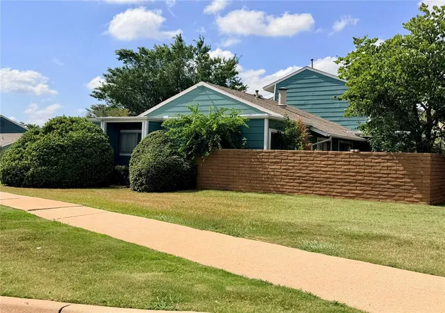 2nd image of 2713 Indian Creek Blvd, Oklahoma City, OK 73120 | MLS# 1236112
