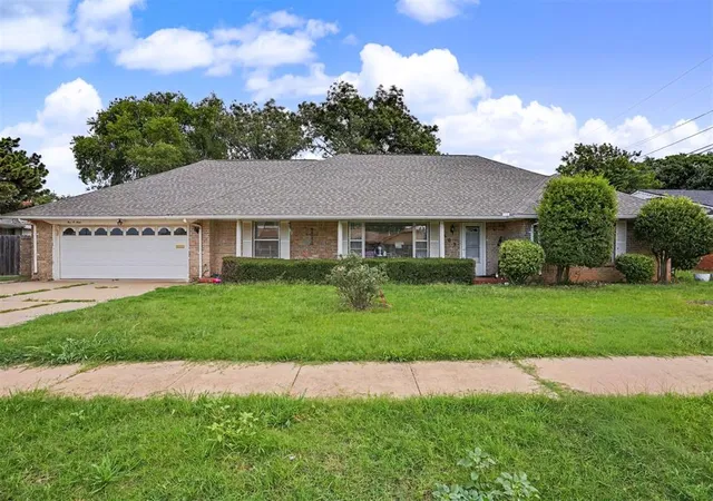 Homes for sale in Altus, OK | 509 W Lark St, Altus, OK 73521 | MLS# 1236123