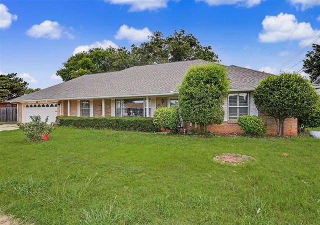 Homes for sale in Altus, OK | 509 W Lark St, Altus, OK 73521 | MLS# 1236123