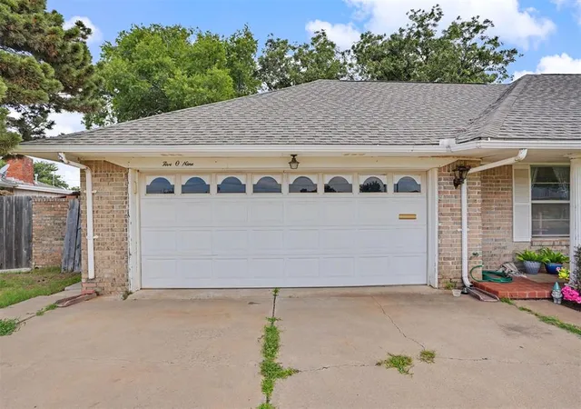 Homes for sale in Altus, OK | 509 W Lark St, Altus, OK 73521 | MLS# 1236123