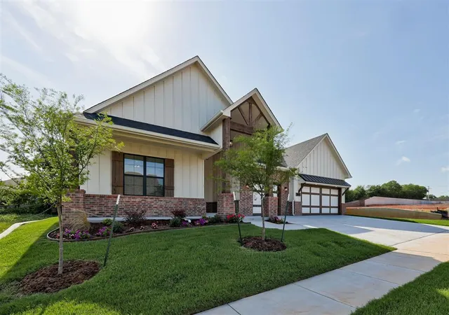 2nd image of 3621 Yellowstone Dr, Norman, OK 73069 | MLS# 1236126