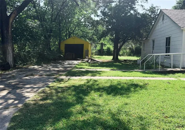 Homes for sale in Duncan, OK | 306 N 1st St, Duncan, OK 73533 | MLS# 1236130