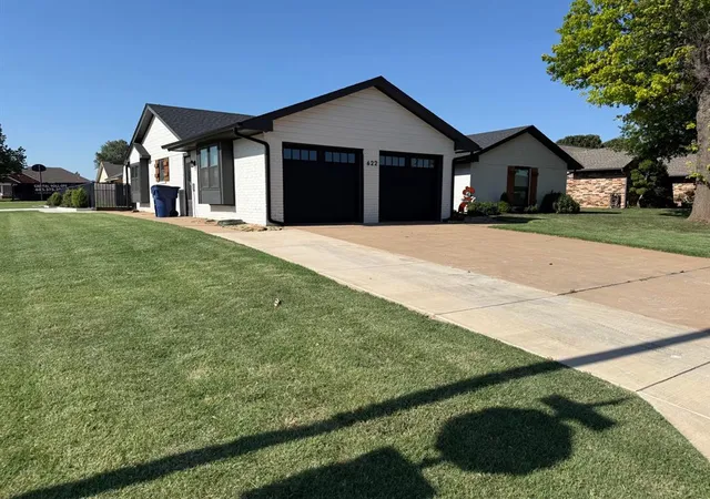 Homes for sale in Okarche, OK | 622 S Rueter Ln, Okarche, OK 73762 | MLS# 1236133