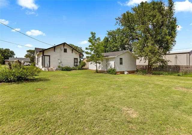 Homes for sale in Weatherford, OK | 508 E Rainey Ave, Weatherford, OK 73096 | MLS# 1236134