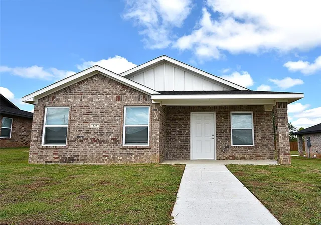 Homes for sale in Seminole, OK | 829 Elm St, Seminole, OK 74868 | MLS# 1236141