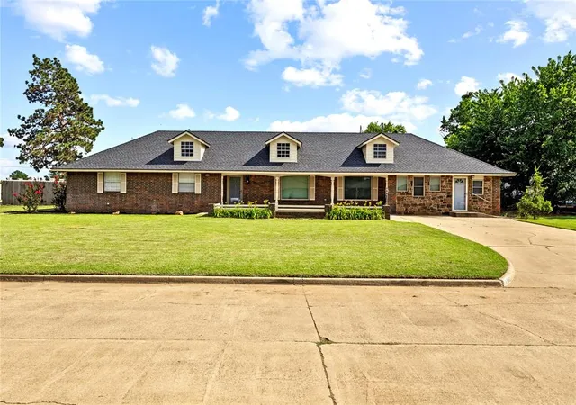 Homes for sale in Weatherford, OK | 1450 Pine St, Weatherford, OK 73096 | MLS# 1236143