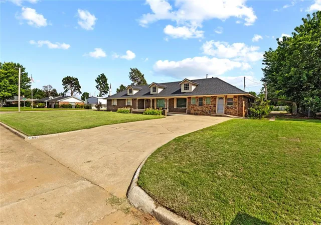 Homes for sale in Weatherford, OK | 1450 Pine St, Weatherford, OK 73096 | MLS# 1236143
