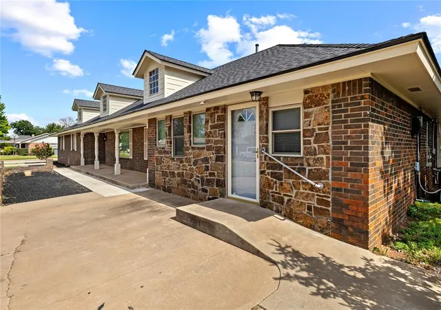 Homes for sale in Weatherford, OK | 1450 Pine St, Weatherford, OK 73096 | MLS# 1236143