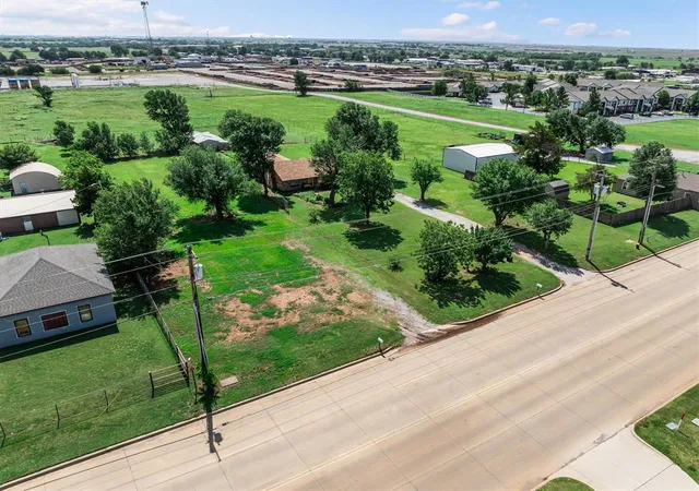 4th image of 1803 S Shepard Ave, El Reno, OK 73036 | MLS# 1236147