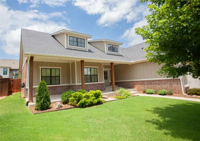 Photo 3 of Single family home for sale at 2809 Tandem Bike Trl, Edmond, OK 73034 | MLS# 1236153 | Listing updated on 2026-09-15