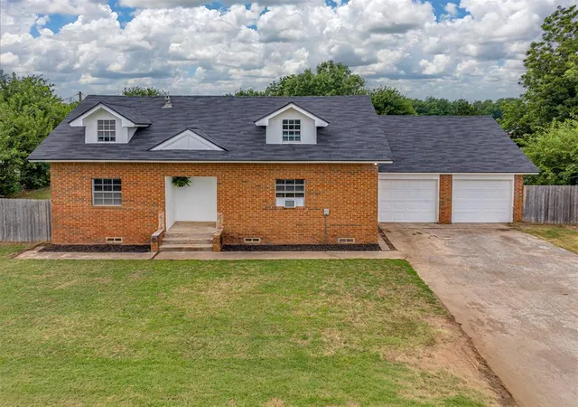 Homes for sale in Newcastle, OK | 202 Nw 34th St, Newcastle, OK 73065 | MLS# 1236162