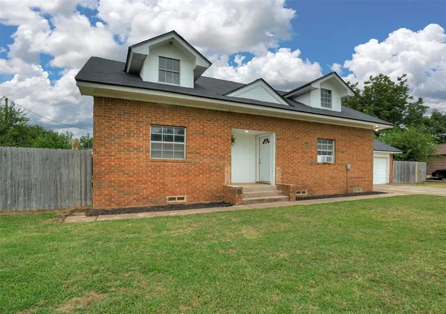 Homes for sale in Newcastle, OK | 202 Nw 34Th St, Newcastle, OK 73065 | MLS# 1236162