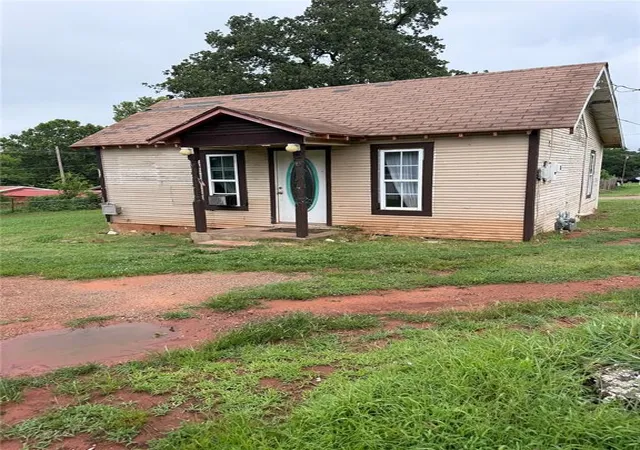 Homes for sale in Chandler, OK | 518 E 11th St, Chandler, OK 74834 | MLS# 1236168