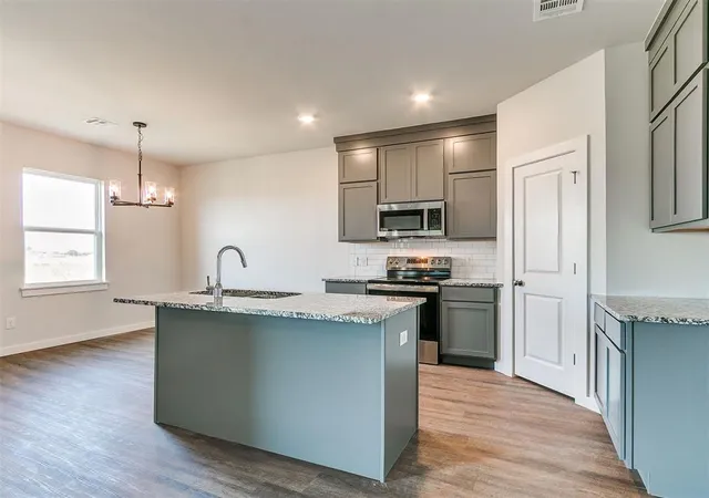 2nd image of 1713 Oak Wy, Tuttle, OK 73089 | MLS# 1236169