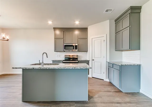 3rd image of 1713 Oak Wy, Tuttle, OK 73089 | MLS# 1236169