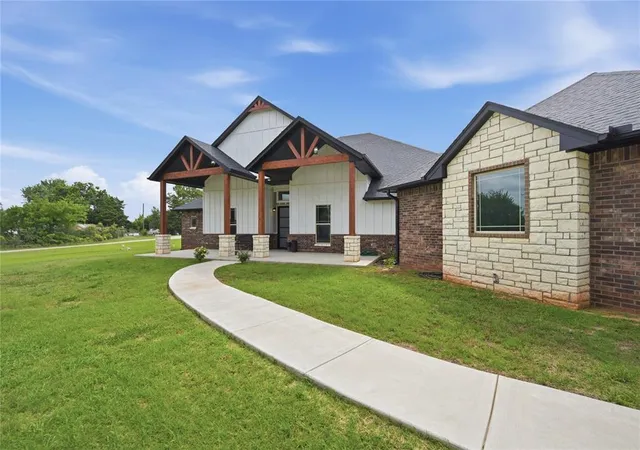 Homes for sale in Mc Loud, OK | 19213 W Walker Rd, Mc Loud, OK 74851 | MLS# 1236170