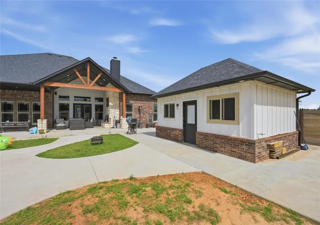 Homes for sale in Mc Loud, OK | 19213 W Walker Rd, Mc Loud, OK 74851 | MLS# 1236170