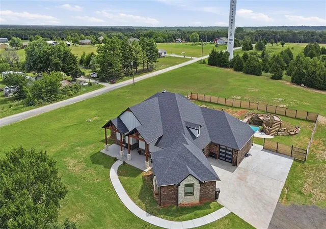 Homes for sale in Mc Loud, OK | 19213 W Walker Rd, Mc Loud, OK 74851 | MLS# 1236170