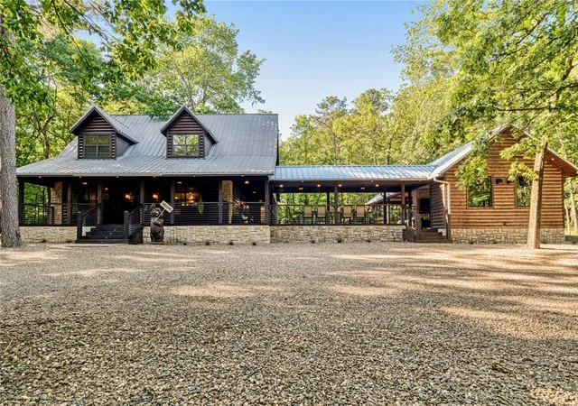 Homes for sale in Hochatown, OK | 61 Jetty Ln, Hochatown, OK 74728 | MLS# 1236171