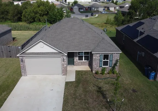 Homes for sale in Newcastle, OK | 695 Foxtail Dr, Newcastle, OK 73065 | MLS# 1236176