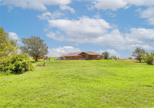 4th image of 11221 N 1960 Circle, Elk City, OK 73644 | MLS# 1236183