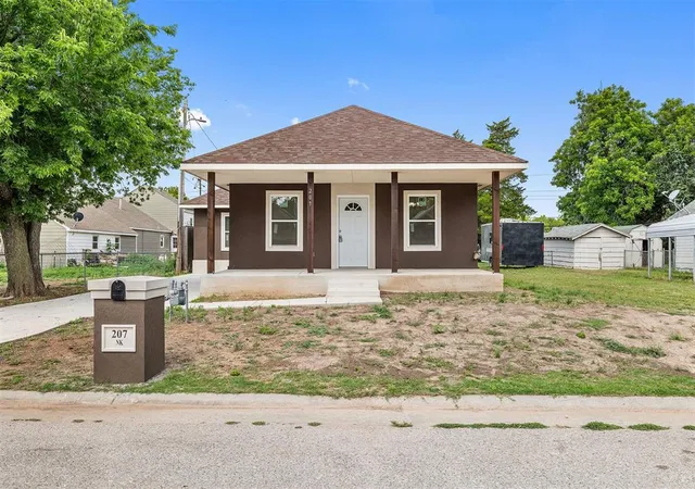 Homes for sale in El Reno, OK | 207 N K Ave, El Reno, OK 73036 | MLS# 1236190