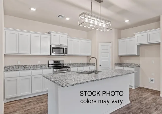 5th image of 1909 Sage Valley Ter, Yukon, OK 73099 | MLS# 1236194
