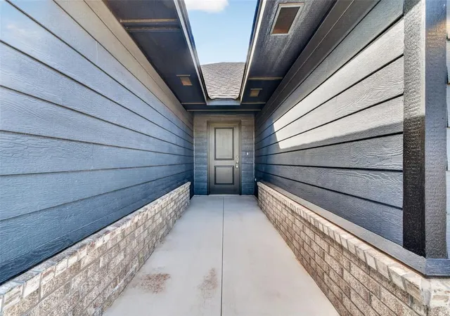 Photo 2 of Single family home for sale at 1905 Sage Valley Ter, Yukon, OK 73099 | MLS# 1236197 | Listing updated on 2026-10-22