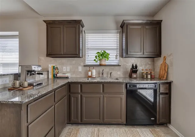 Photo 3 of Single family home for sale at 2921 NW 181st Street, Edmond, OK 73012 | MLS# 1236210 | Listing updated on 2026-10-07
