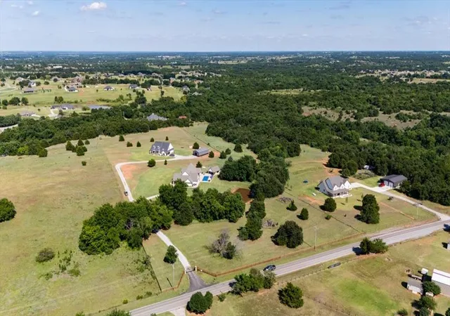 36th image of 2560 S Sara Ave, Blanchard, OK 73010 | MLS# 1236221