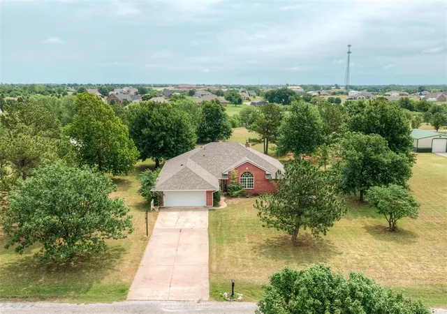 1st image of 1085 Pioneer Rd, Tuttle, OK 73089 | MLS# 1236223