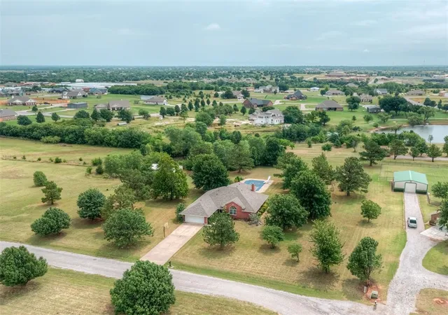2nd image of 1085 Pioneer Rd, Tuttle, OK 73089 | MLS# 1236223