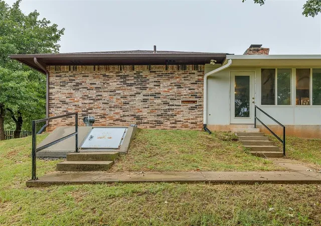 Homes for sale in Edmond, OK | 8416 Huckleberry Rd, Edmond, OK 73034 | MLS# 1236250
