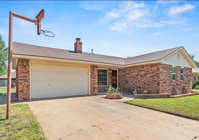 Homes for sale in Watonga, OK | 537 Sunset Dr, Watonga, OK 73772 | MLS# 1236257