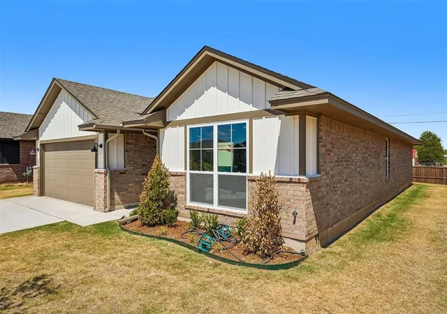 Photo 2 of Single family home for sale at 1031 Se 16th Terrace, Newcastle, OK 73065 | MLS# 1236287 | Listing updated on 2026-09-22