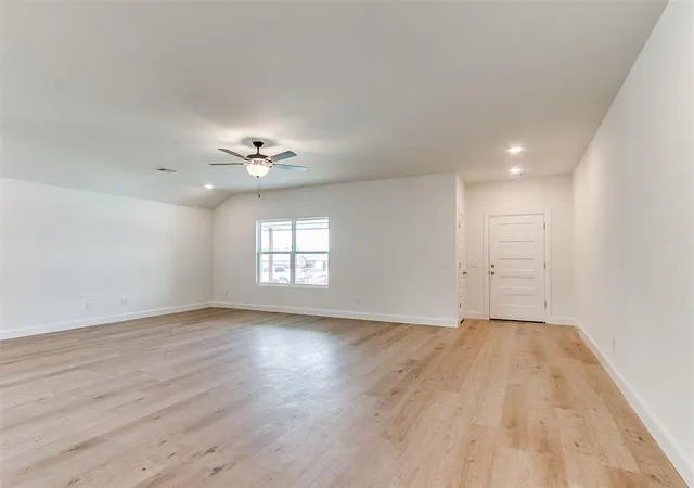 5th image of 925 Hazy Brk Cir, Chickasha, OK 73018 | MLS# 1236295