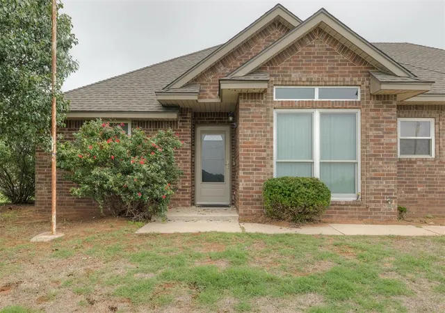Homes for sale in Blanchard, OK | 2384 County Road 1270, Blanchard, OK 73010 | MLS# 1236299