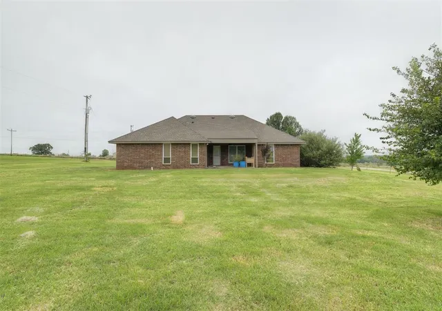 Homes for sale in Blanchard, OK | 2384 County Road 1270, Blanchard, OK 73010 | MLS# 1236299