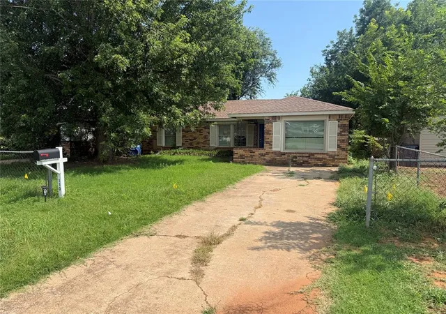 Homes for sale in Anadarko, OK | 110 W Kansas Ave, Anadarko, OK 73005 | MLS# 1236309