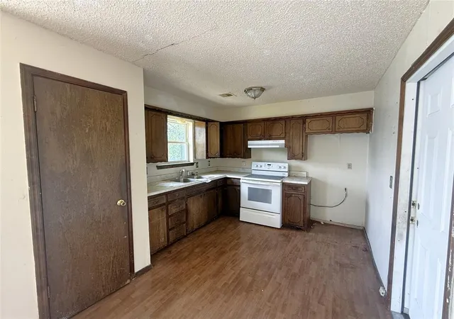 Homes for sale in Chickasha, OK | 122 Glenhaven Dr, Chickasha, OK 73018 | MLS# 1236319