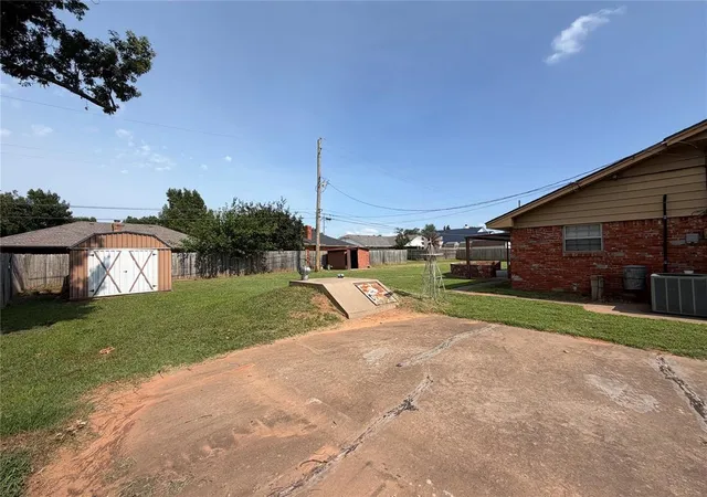 3rd image of 203 Elmhurst Dr, Chickasha, OK 73018 | MLS# 1236320