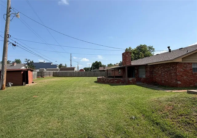 5th image of 203 Elmhurst Dr, Chickasha, OK 73018 | MLS# 1236320