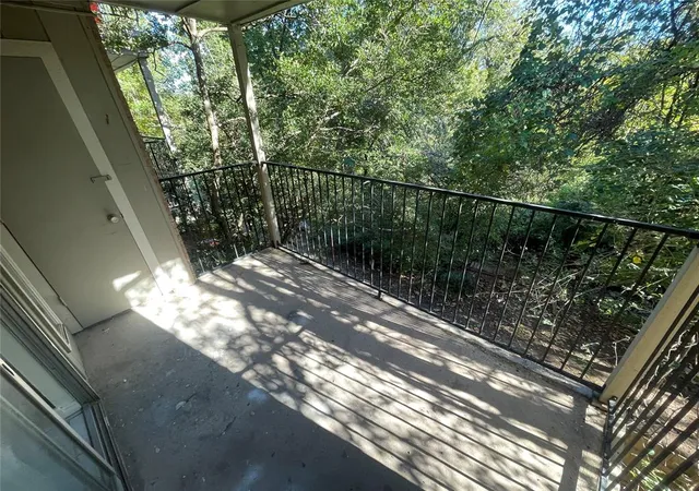 Listing Photo 2 - Condo for sale in building located at 6724 N Meridian Ave, Oklahoma City, OK 73116 - Unit #B