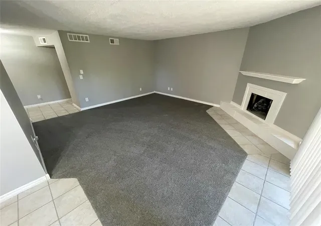 Listing Photo 3 - Condo for sale in building located at 6724 N Meridian Ave, Oklahoma City, OK 73116 - Unit #B