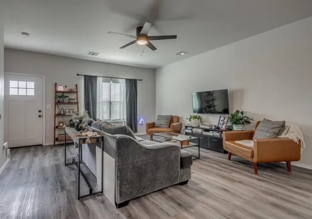 3rd image of 1867 Comice Dr, Newcastle, OK 73065 | MLS# 1236324