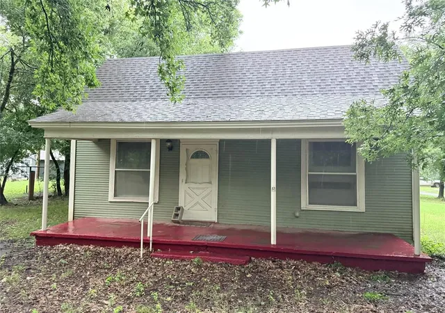 Homes for sale in Wynnewood, OK | 501 S Taylor St, Wynnewood, OK 73098 | MLS# 1236328
